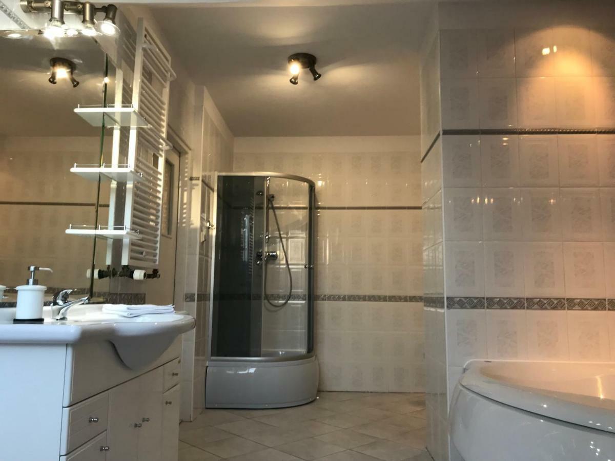 Apartament Jablonskiego Apartment กดัญสก์ ภายนอก รูปภาพ